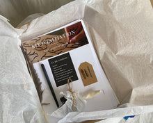 Charger l'image dans la galerie, Kit d'initiation à la calligraphie latine