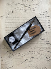 Charger l'image dans la galerie, Coffret calligraphie (1 porte-plume, 3 plumes et 1 encrier)