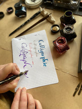 Charger l'image dans la galerie, Coffret calligraphie (1 porte-plume, 3 plumes et 1 encrier)
