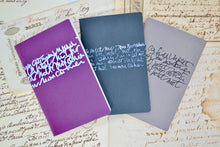 Charger l'image dans la galerie, Petit cahier avec calligraphie originale