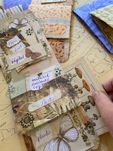 Load image into Gallery viewer, Petit carnet à compléter
