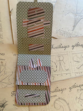 Load image into Gallery viewer, Petit carnet à compléter
