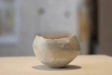 Load image into Gallery viewer, Stoneware bowl
