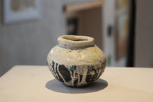 Load image into Gallery viewer, Vase (Raku ceramic)
